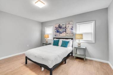 Shops across street! - Parking - Convention Center