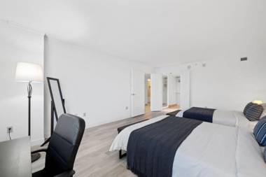 CozySuites Beachfront 2BR 3BA Condo