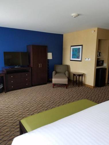 Holiday Inn Express Bordentown - Trenton South an IHG Hotel