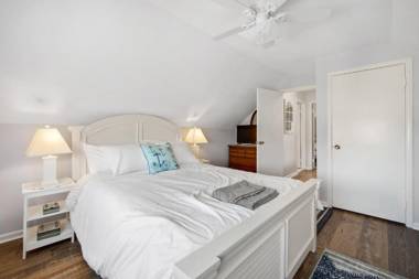 ⭐️The Lucky 7 Beach House⭐️Water view⭐️4 bedroom⭐️