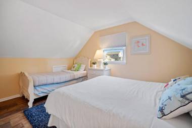 ⭐️The Lucky 7 Beach House⭐️Water view⭐️4 bedroom⭐️