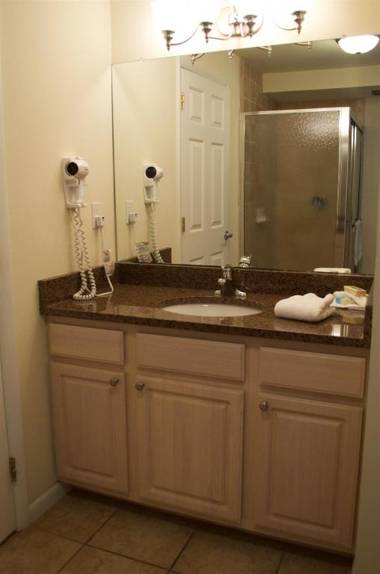 Madison Avenue Beach Club