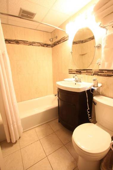 Colton Court Motor Inn