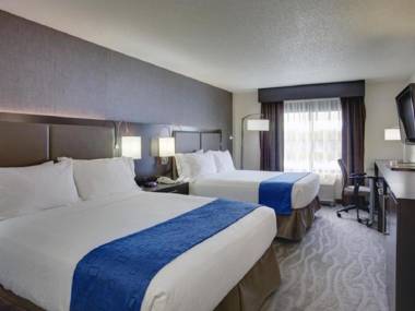 Holiday Inn Express Hotel & Suites Meadowlands Area an IHG Hotel