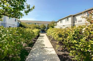 Studio 6-East Brunswick NJ - NYC Area