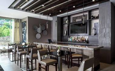 Courtyard by Marriott Edgewater NYC Area
