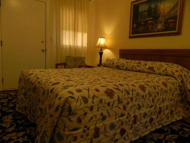 Twin Oaks Motel