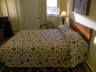 Twin Oaks Motel