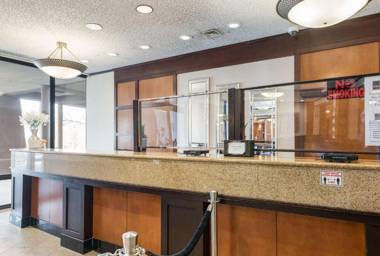 Clarion Hotel & Suites Mount Laurel