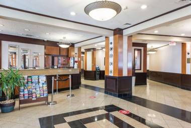 Clarion Hotel & Suites Mount Laurel