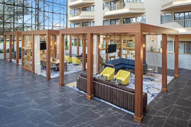 DoubleTree by Hilton Hotel Newark Airport