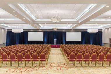 DoubleTree by Hilton Hotel Newark Airport