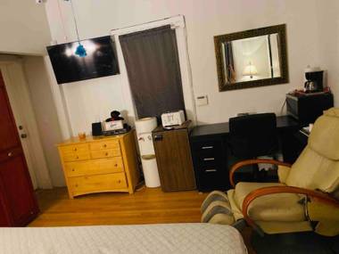 Room in Guest room - 7privateroom Jacuzzimassage Sitparking15mins2ny