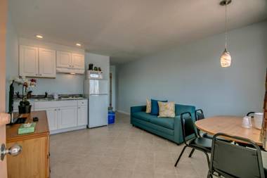 Daytona Inn and Suites