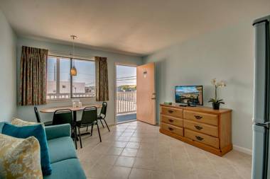 Daytona Inn and Suites