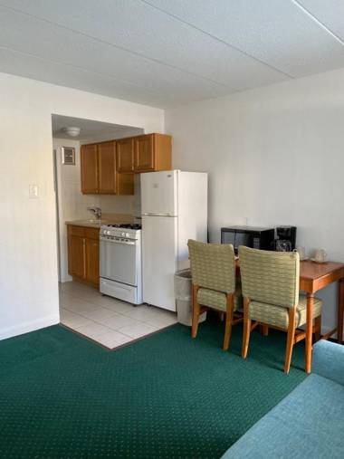 Royal Canadian Motel