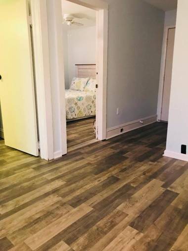 1st floor cottage! One Block to Beach Convention Center and Wildwood Crest!