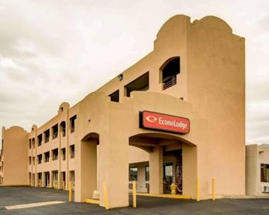 Econo Lodge East