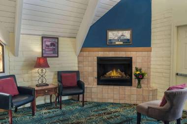 Howard Johnson by Wyndham Albuquerque Midtown