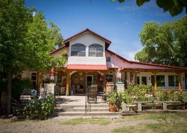 Red Horse Bed and Breakfast