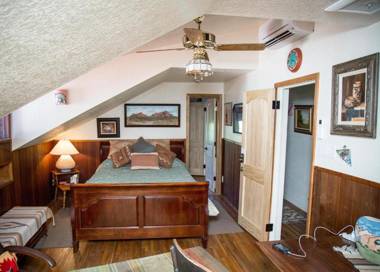 Red Horse Bed and Breakfast