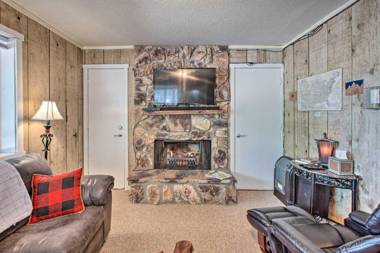 Cozy Angel Fire Condo Less Than half Mile to Resort!