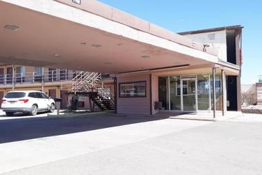 OYO Hotel Kings at Clovis