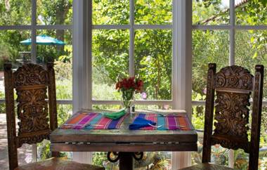 Casa Blanca Inn and Suites