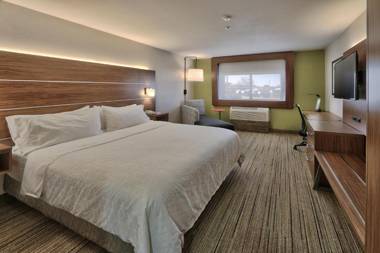 Holiday Inn Express & Suites Portales an IHG Hotel