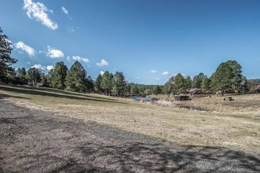 Bogie 5 Bedrooms Pool Table Hot Tub WiFi Sleeps 12