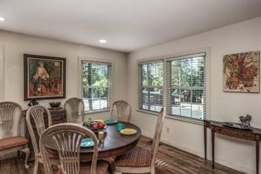 Sugar Butter Chalet 2 Bedrooms Wood Burning Stove Hot Tub Sleeps 6