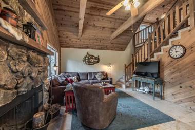 Casa Del Rey 3 Bedrooms Fireplace Hot Tub Foosball Private Sleeps 8