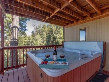 Ruidoso Rabb 4 Bedrooms Pet Friendly Hot Tub WiFi Sleeps 10