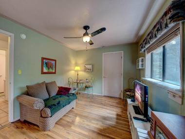 Schaffer Scherenity 1 Bedroom Hot Tub Fenced Yard Pets Sleeps 2