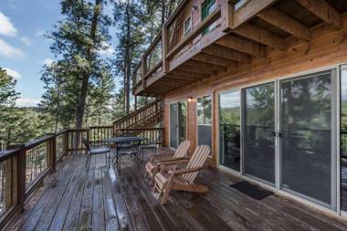 Aurora Montealis 2 Bedrooms Sleeps 4 Mountain Views Fireplace WiFi