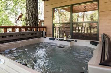 Sleepy Hollow on the River 3 Bedrooms Sleeps 8 Hot Tub Foosball