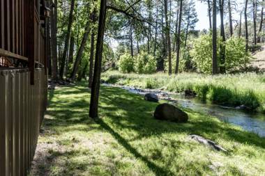 Sleepy Hollow on the River 3 Bedrooms Sleeps 8 Hot Tub Foosball