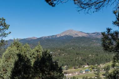 Gray Wolf Lodge 4 Bedrooms Hot Tub Mountain View Pool Table Sleeps 9