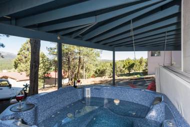 Gray Wolf Lodge 4 Bedrooms Hot Tub Mountain View Pool Table Sleeps 9