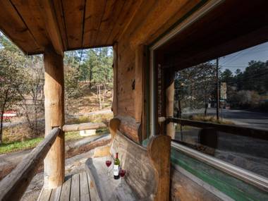 Dancing Bear 2 Bedrooms Front Porch Midtown Sleeps 6