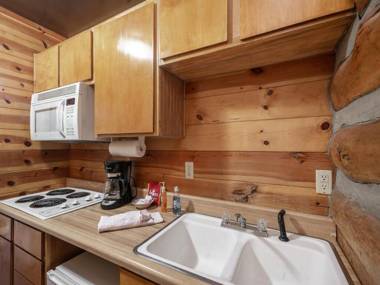 Dancing Bear 2 Bedrooms Front Porch Midtown Sleeps 6