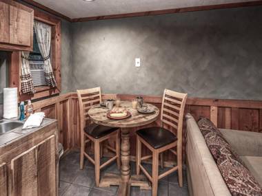 Hideaway 1 Bedroom Wood Burning Stove Midtown Sleeps 3