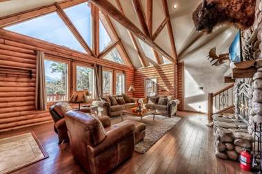 Big Sky 6 BRs Loft Decks Gameroom Sleeps 16