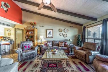 Aspen Run Condo 1A 3 Bedrooms Fireplace Patio WiFi Sleeps 6