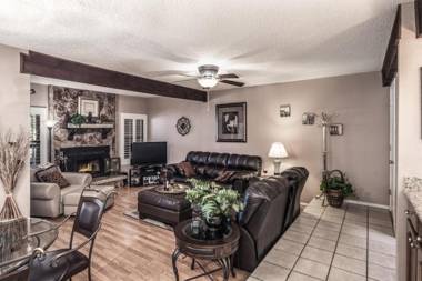 Pinon Park B2 2 BRs Hot Tub Pets Welcome WiFi Sleeps 6