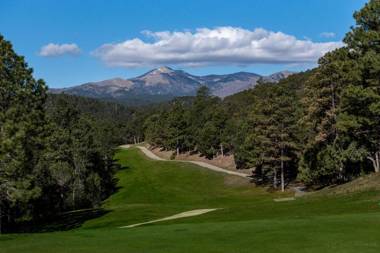 Pinon Park B11 2 BR Mountain Views Deck WiFi Sleeps 4