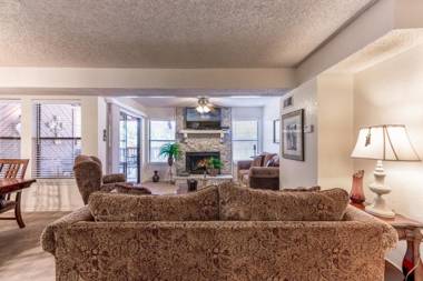 Pinon Park A2 3 BRs Deck Fireplace Wi-Fi Pets Sleeps 6