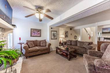 Pinon Park A2 3 BRs Deck Fireplace Wi-Fi Pets Sleeps 6