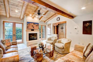 El Corazon de Santa Fe 3 Bedrooms Sleeps 6 Flat Panel TVs Fireplaces