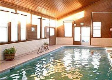 Artist Road #30 2 Bedrooms Fireplace Pool Access Washer/Dryer Sleeps 4